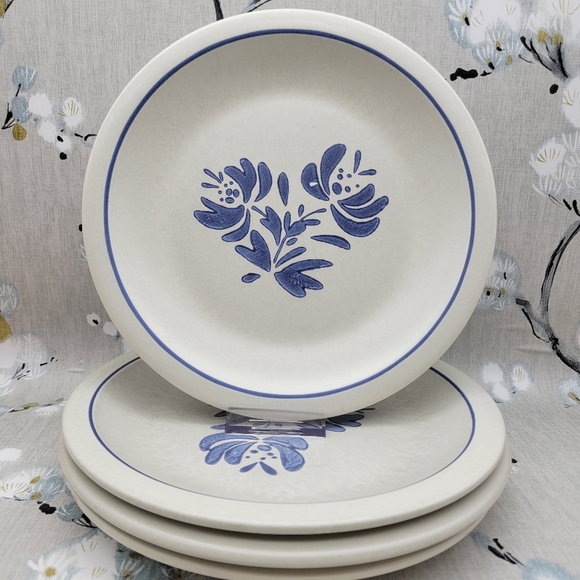 Vintage Pfaltzgraff Stoneware Yorktowne Dinner Plates - Picture 7 of 7